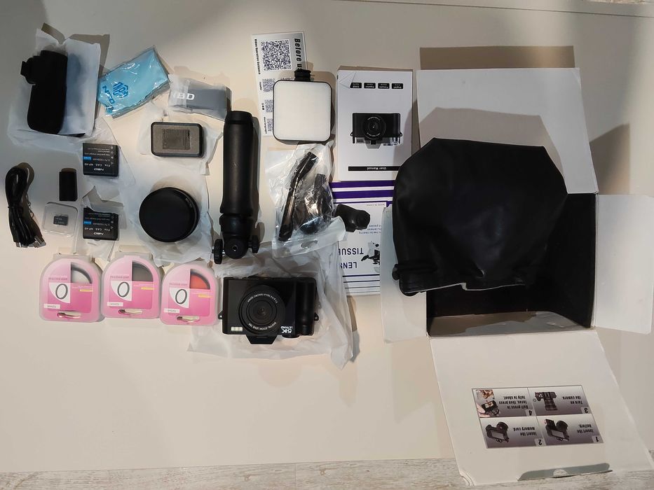 Aparat cyfrowy, model NBD S100.