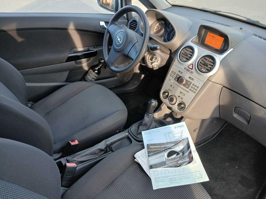 Opel corsa 2011 1.2 benzyna klima