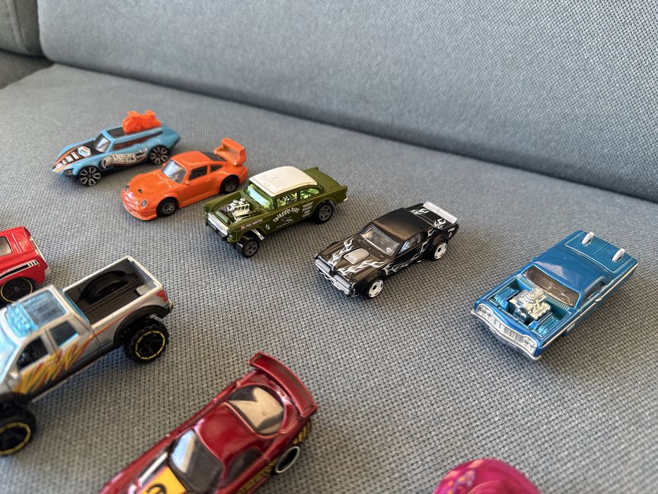 Samochody Hot Wheels - stan bardzo dobry