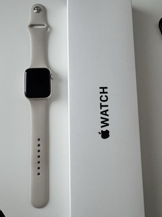 Apple Watch SE 40mm Starlight  , ідельний стан епл вотч