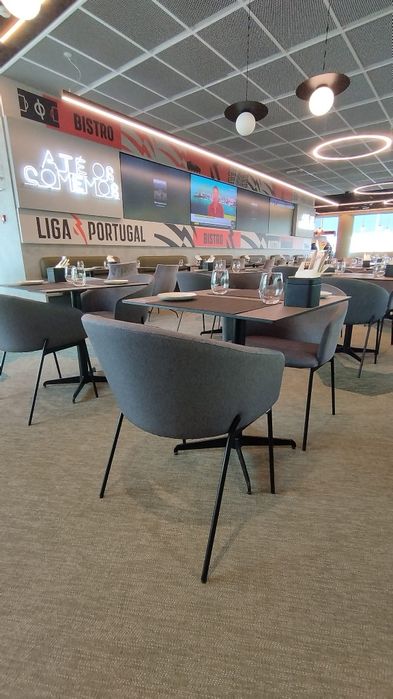 Mesas e cadeiras profissionais