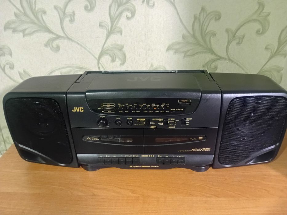 Вінтажна магнітола JVC  PC -W222