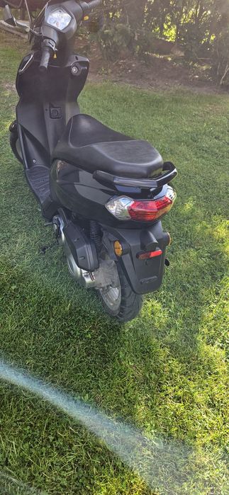 Peugot Kisbee skuter 50 motor motorek
