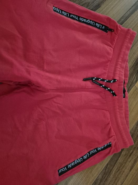 Spodenki krótkie czerwone