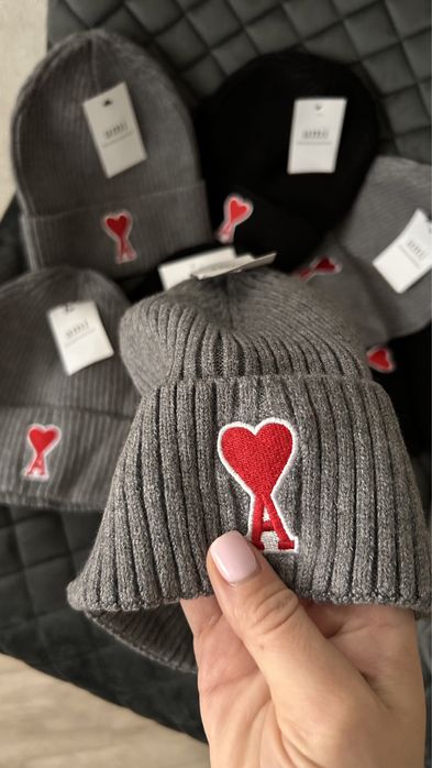 Шапка АМІ шкарпетки АМІ