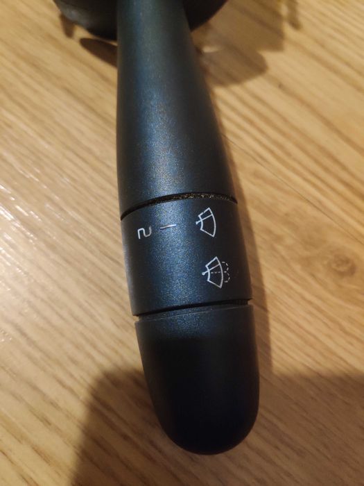 Підрульовий перемикач склоочисників Renault правий 8200199519