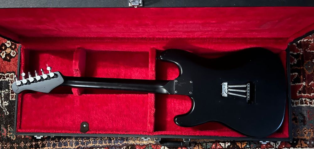 Guitarra Elétrica Stratocaster Custom