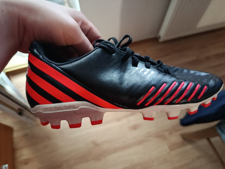 Adidasy chłopięce piłkarskie Predator korki 37 1/3