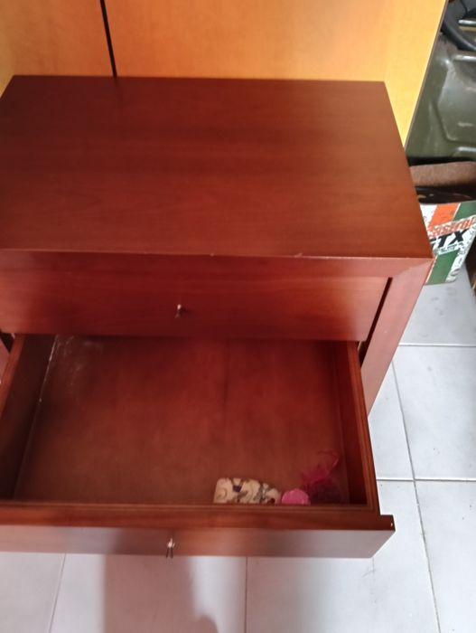 Mesinha de cabeceira
