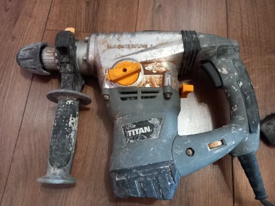 Młotowiertarka TITAN TTB631SDS PLUS 1500