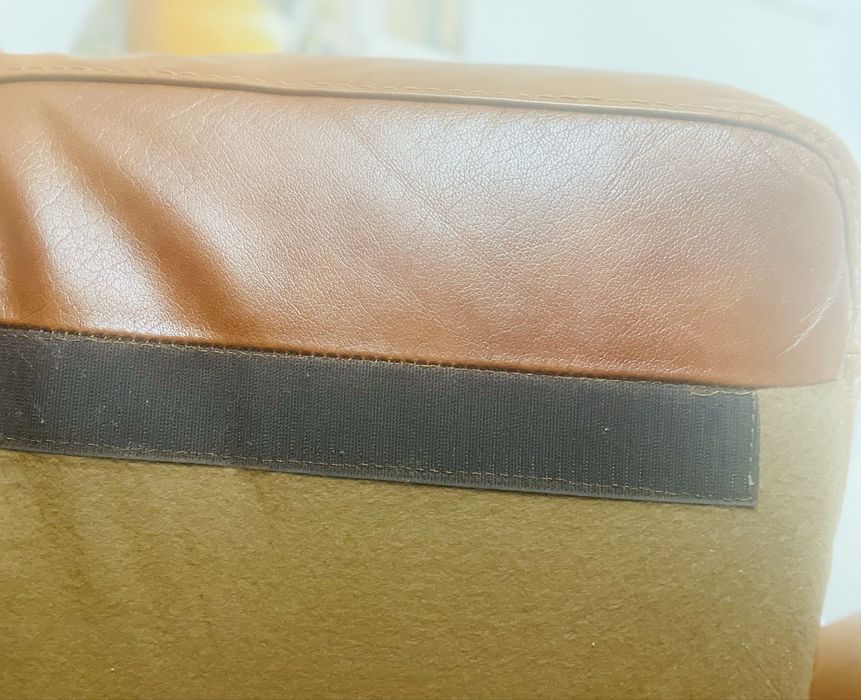 Sofá de pele de búfalo camel de três lugares