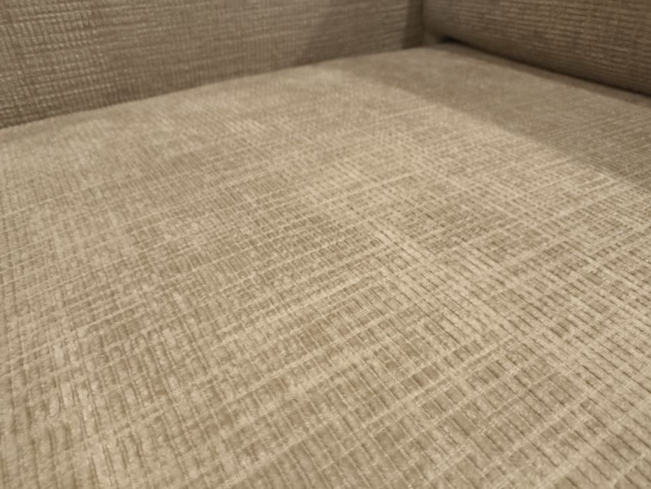 Sofá bege feito à medida 180x80