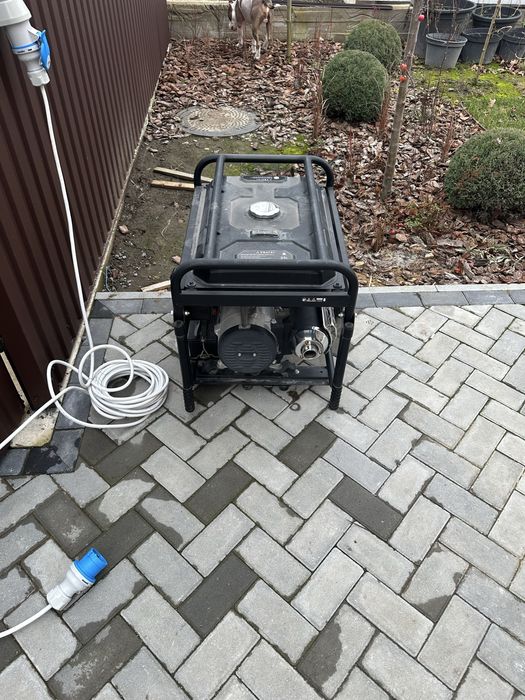 Генератор бензиновий