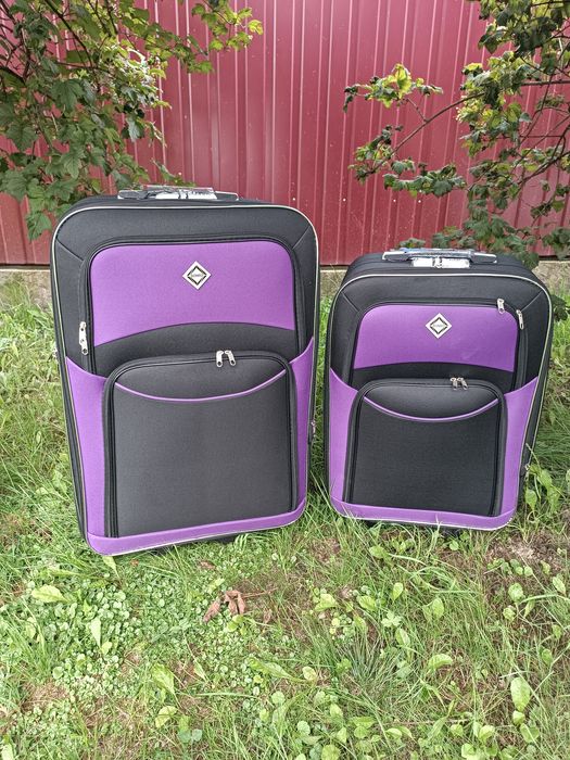 Дорожня валіза/чемодан на колесах мала чорно-фіолетова