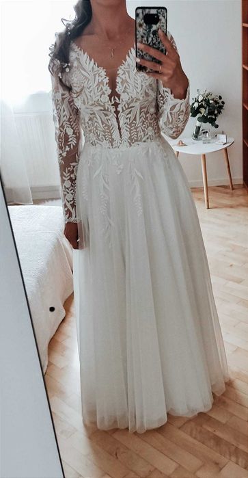 Piękna suknia ślubna w rozmiarze S (36)