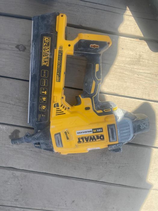 Gwoździarka dewalt