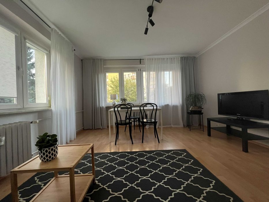 2 pokoje, 50 m, oddzielna kuchnia, parking