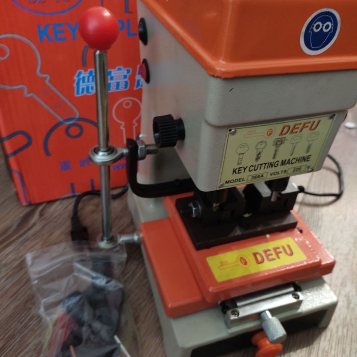 Станок Defu 368A для нарезки ключей вертикальный