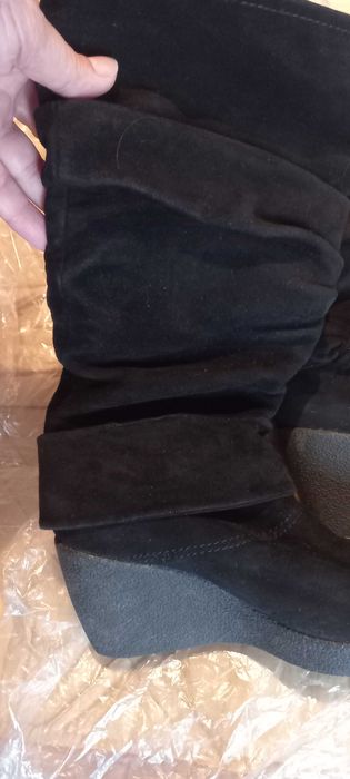 Botas de camurça com cunha, pretas - 36,5 - Cafenoir