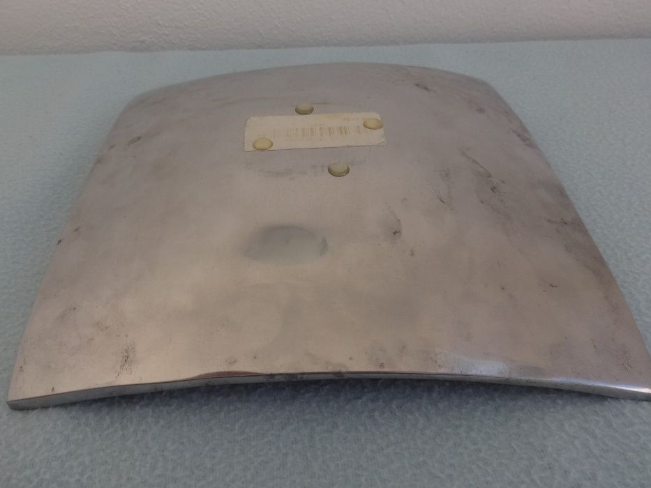 Taça com base em alumínio