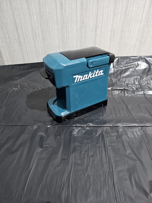 Кавоварка Makita DCM501