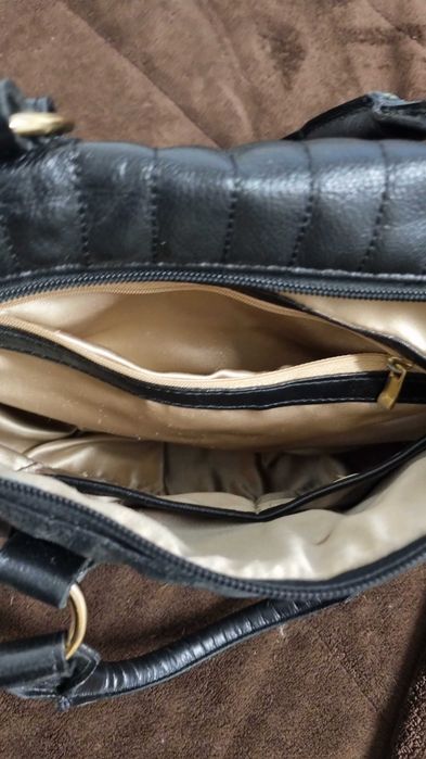Leia até o final: Bolsa Datelli preta couro legítimo