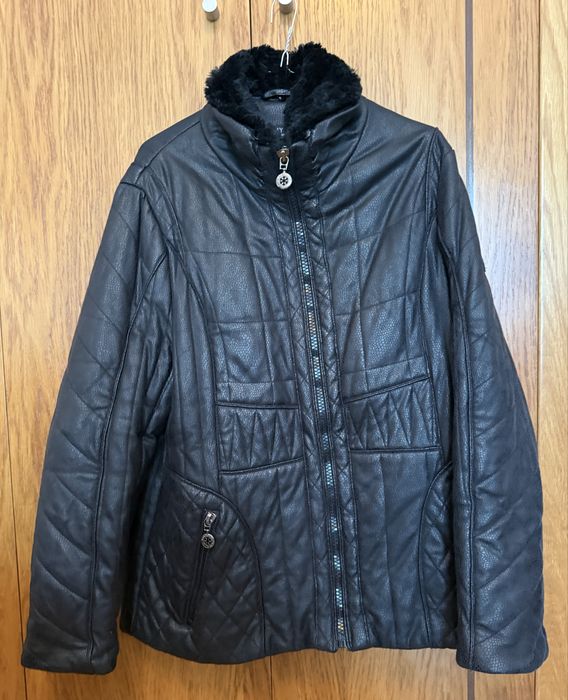 Blusao Alcochoado com gola em pelo