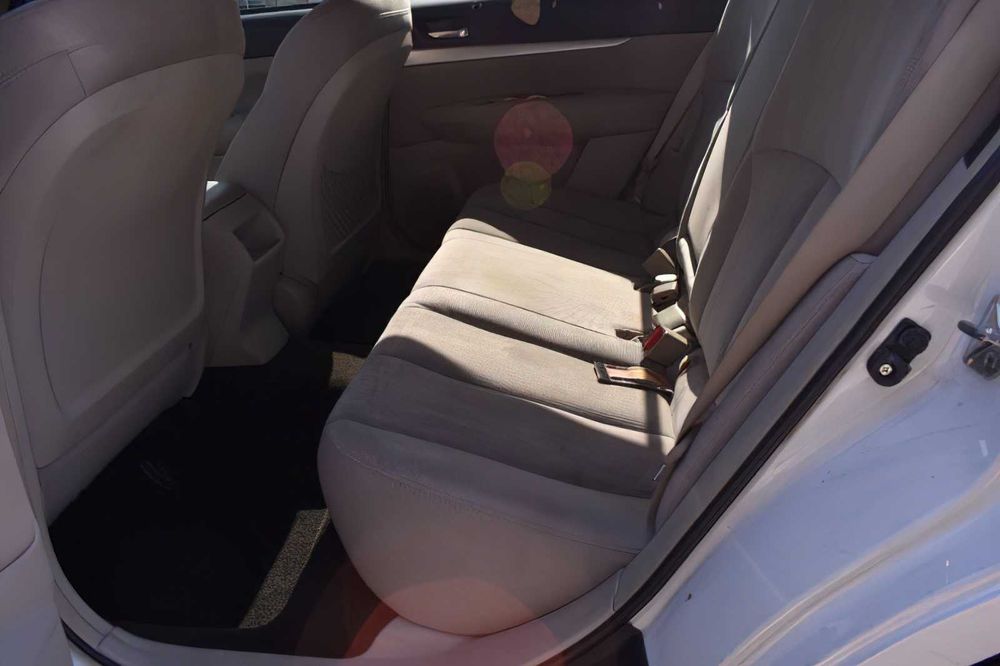 Subaru Outback 2.5i Limited      2013