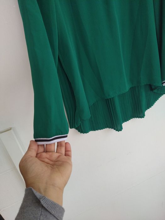 Blusa verde, fluída e original - Tiffosi - Tamanho S