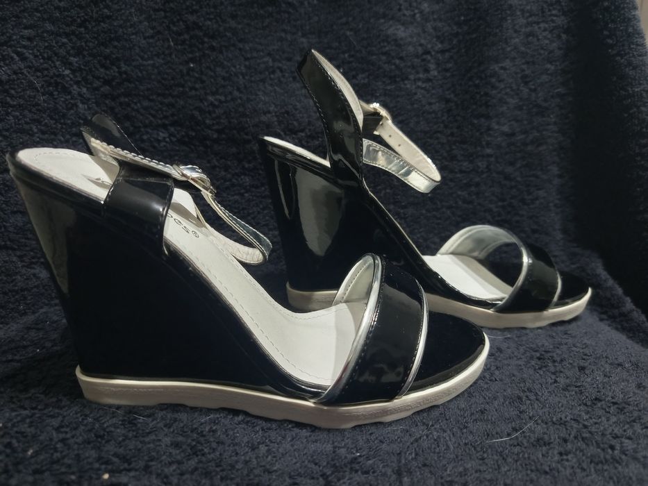Nowe buty platformy 36 sandaly