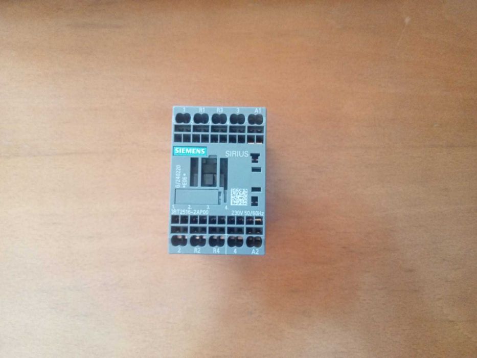 Contator Siemens SIRIUS 3RT2516-2AP00