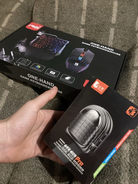 Продаю клавіатуру,мишку та адаптер(USB,блютуз)