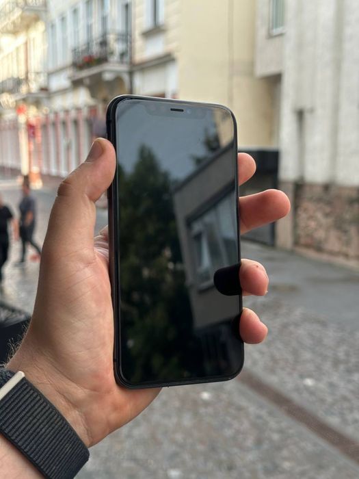 Apple iPhone 11 128gb Black Red Neverlock акум 100%
