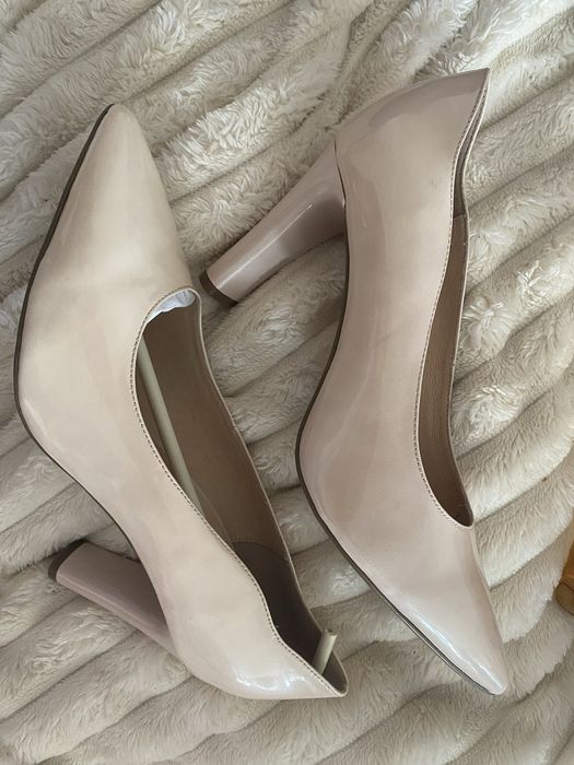 Класичні туфлі від Caprice