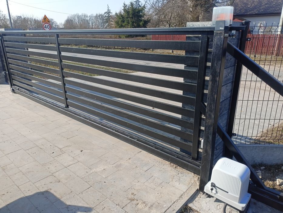 Nowy napęd Nice do bramy przesuwnej V2 Nice Robus 600 kg - montaż