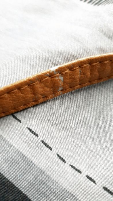 Piekna mała brązowa torebka do renowacji