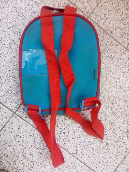 Mochilas para crianças a 1 euro cada