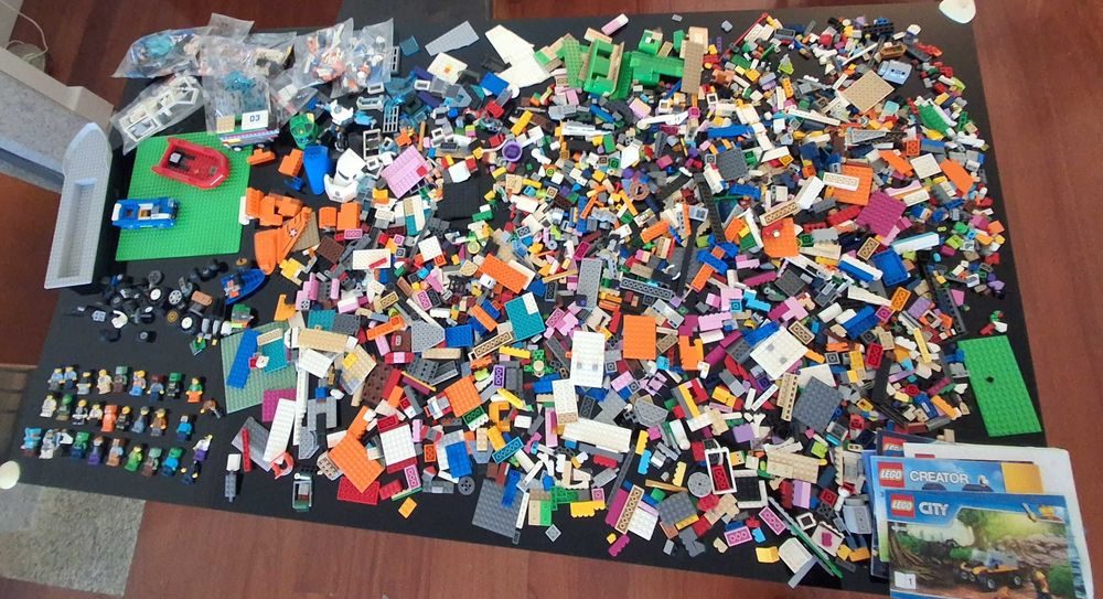 Lote LEGO Original (+2500 Peças): 25 Minifiguras Minecraft/City/outros
