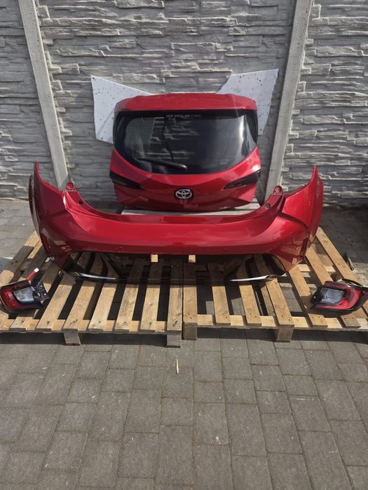 Kompletny tył klapa zderzak belka lampy do lift Toyota Corolla E21 HB 3u5