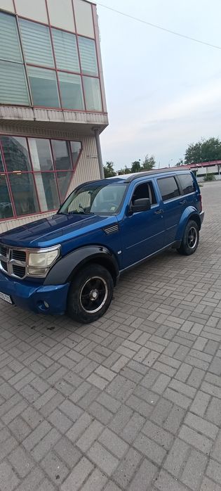 Внедорожник Dodge Nitro 2010 год