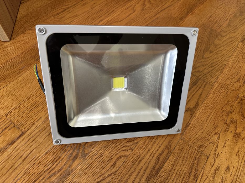 Низьковольтний LED прожектор 24V 50W (Модель SL-50-1) для акумулятора
