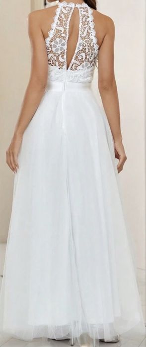 Suknia ślubna z koronką