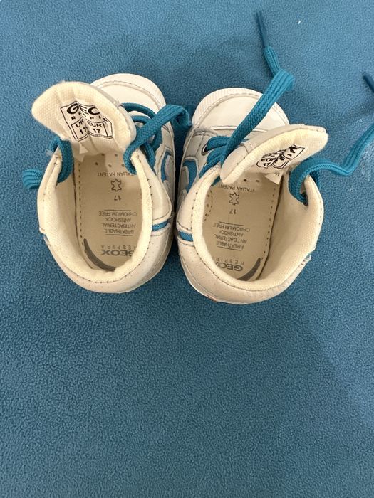 Sapatos bebe 17 GEOX novo em caix