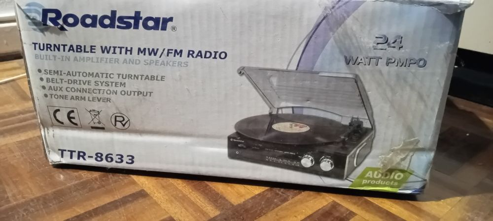 Gira discos com radio Roadstar novo