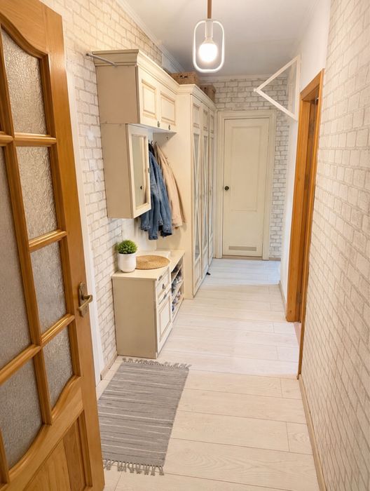 Продаж 2 х кім к-ри вул. Кос-Анатольського, 82 тис долСША