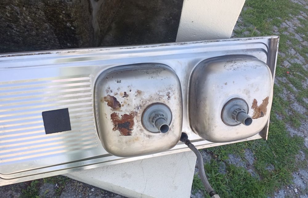 Banca dupla com torneira