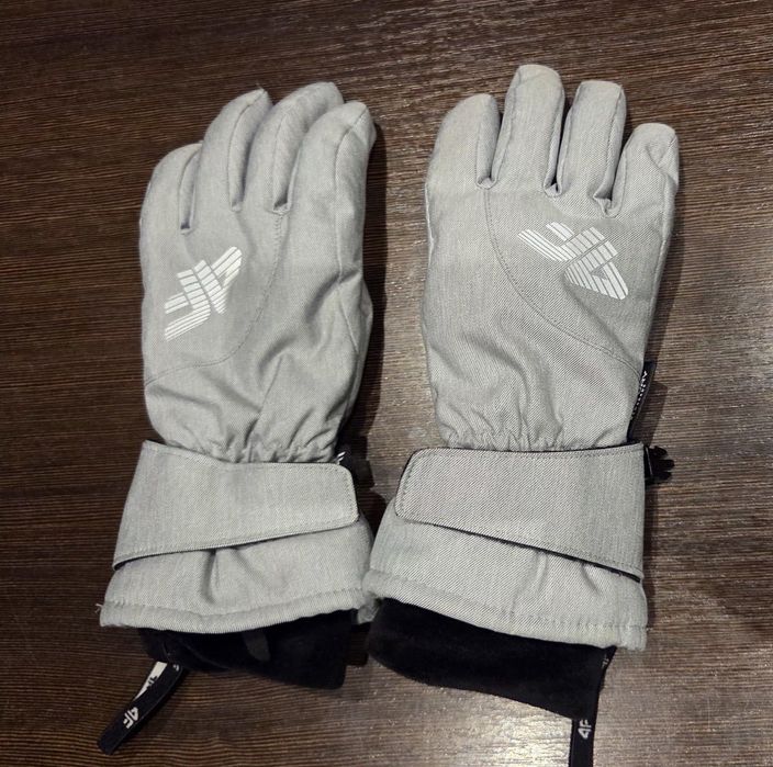 Rekawiczki 4f nowe bez metki 6-10 lat rozmiar M neodry