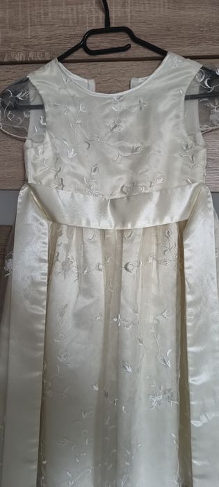 Sukienka kremowa 128