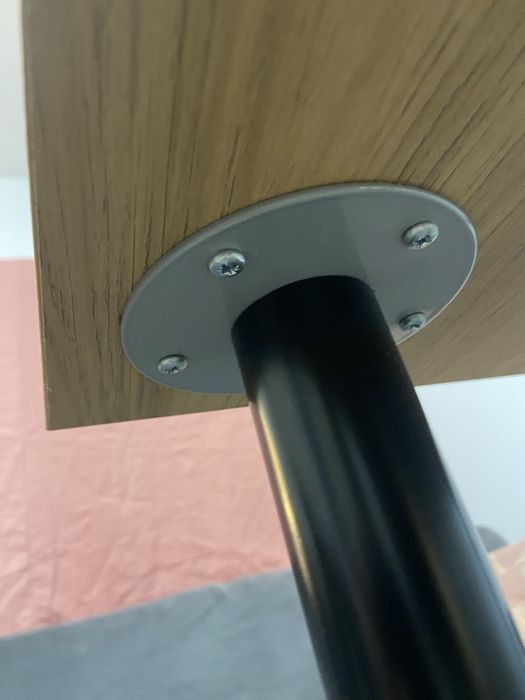 Mesa de Madeira (140x70cm) com Pernas Ajustáveis