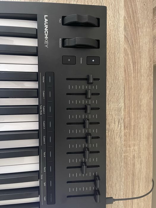 Novation Launchkey 49 MK4